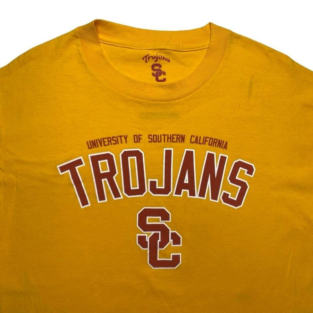 USC Trojans‎ college shirt